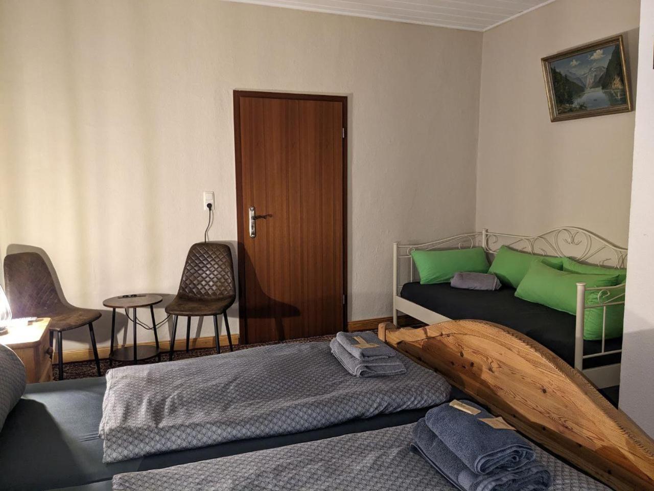 Gasthaus "Zum Goldenen Ross" Uhlstädt Dış mekan fotoğraf